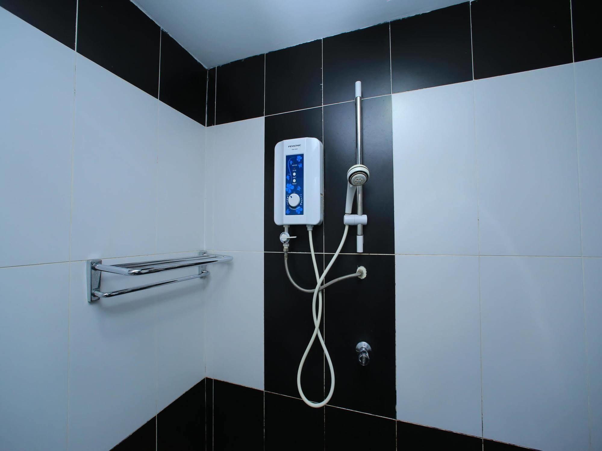 Safari Hotel Ampang  Bagian luar foto